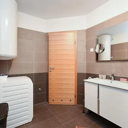 Apartment Barbara 1955